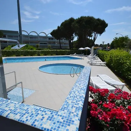 Spacious And Bright Flat With Swimming Pool - Beahost Bibione